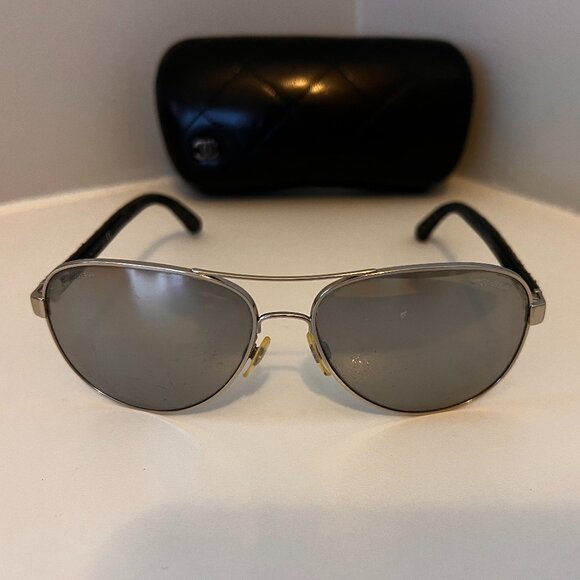 CHANEL Mirrored Aviator Sunglasses